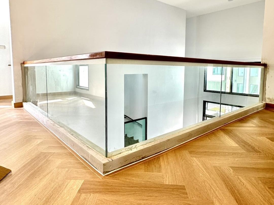 จำหน่าย และ รับติดตั้ง ฉากกั้นอาบน้ำ ให้บริการทั่วไทย ไม่เว้นวันหยุด